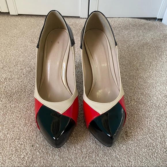 Cream/Black/Red heels with pointed toe size 8 - Picture 2 of 6